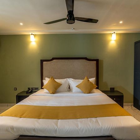 Court 11 By Dimora Hotel Kochi Exterior photo