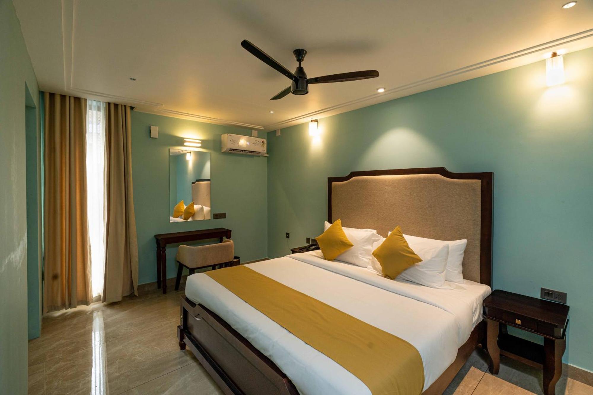 Court 11 By Dimora Hotel Kochi Exterior photo