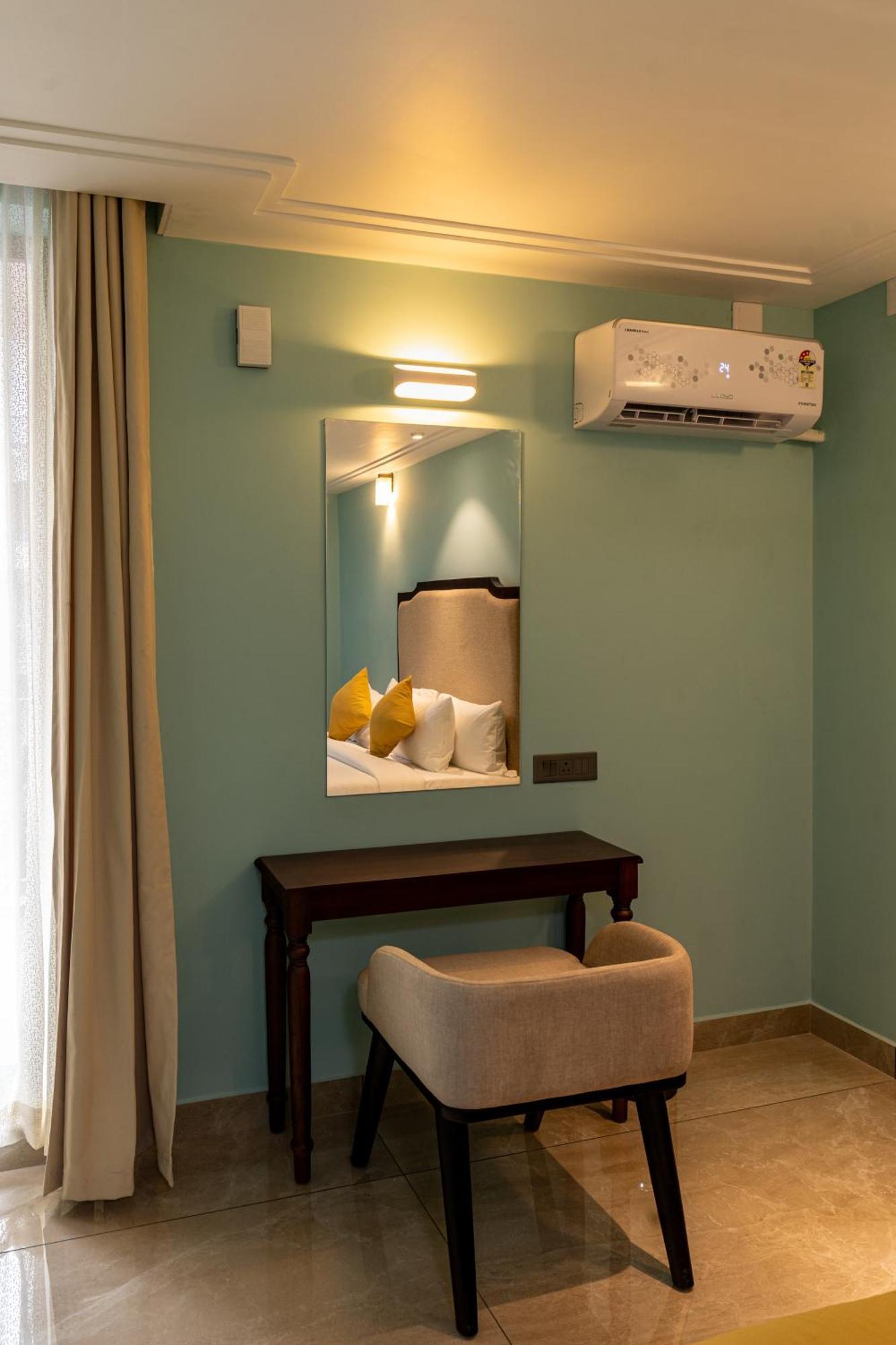 Court 11 By Dimora Hotel Kochi Exterior photo
